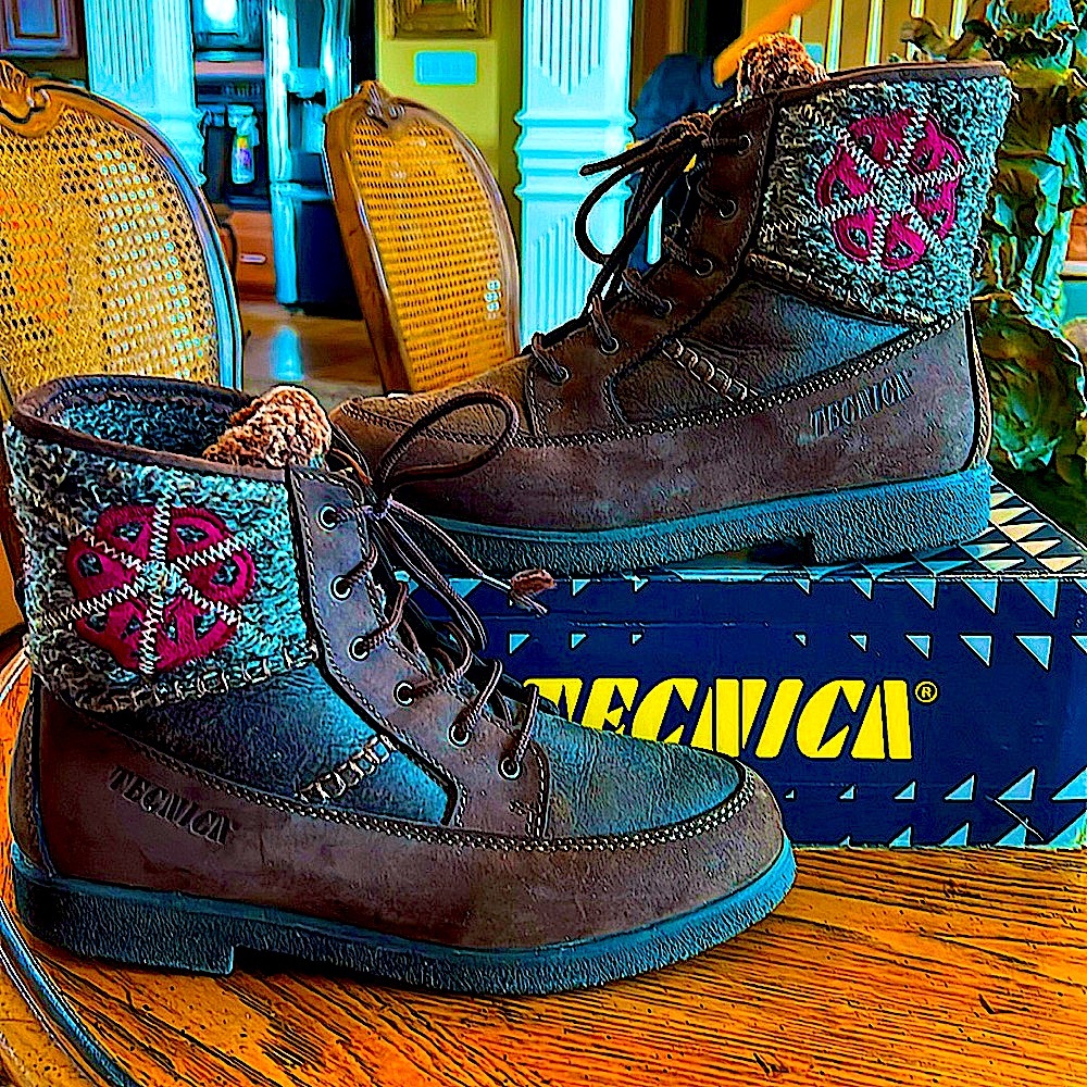 Fabulous Tecnica NEWInBox.Italy.DarkBrownSuede&Shearling.Sicilian/Moorish Design - Picture 1 of 15